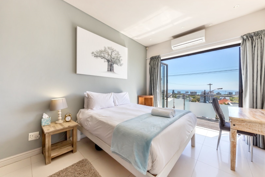 4 Bedroom Property for Sale in Green Point Western Cape